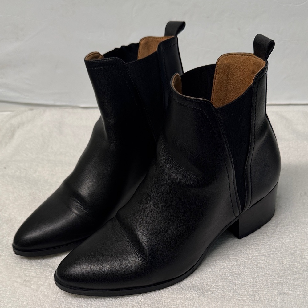 Will’s Vegan Store Women’s Black Point Toe Chelsea Boots Size 7